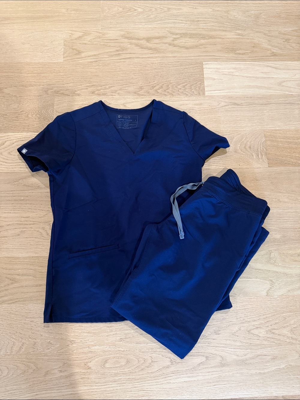 Figs Women's Navy Blue Scrub Top and drawstring Pants